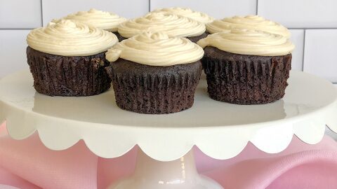 Easy Vegan Chocolate Cupcakes