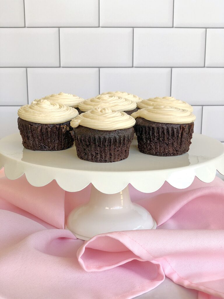 Easy Vegan Chocolate Cupcakes