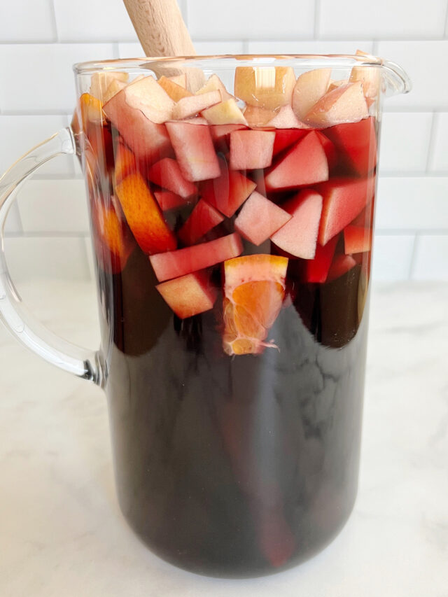 cropped-homemade-sangria-with-red-wine.jpg