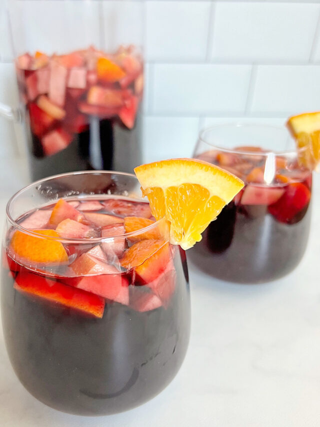 cropped-sangria-with-fruit-slices-in-wine-glasses.jpg