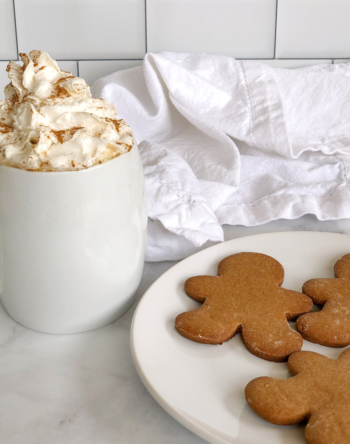 Homemade Gingerbread Latte Recipe (Starbucks Copycat)