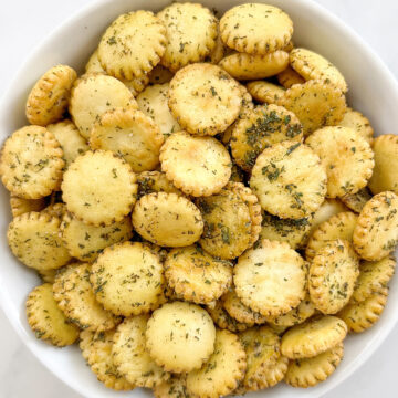 ranch and dill oyster crackers snack.