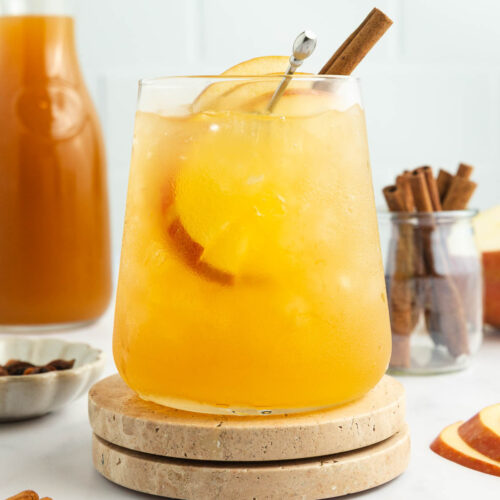Ginger beer apple cider mocktail with apple slices
