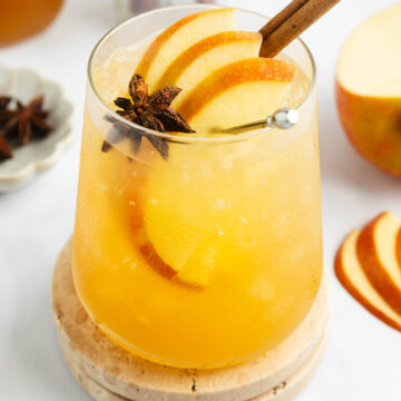 Sparkling apple cider mocktail with ginger beer