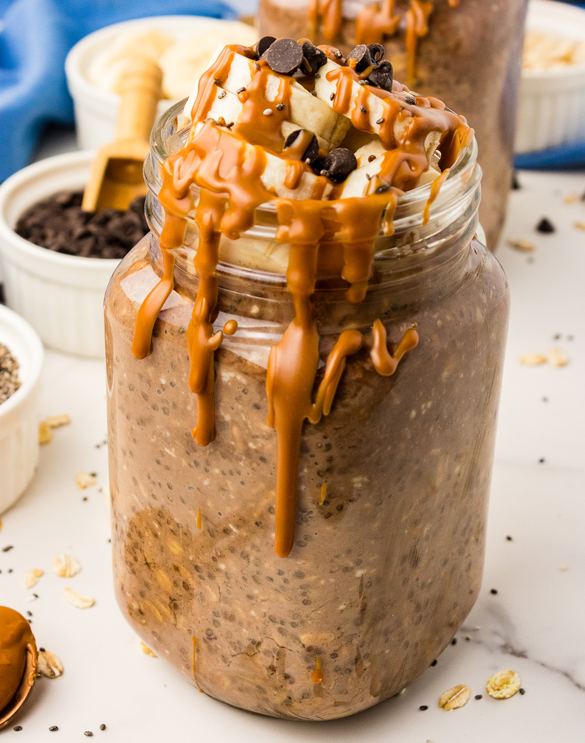 chocolate peanut butter overnight oats with banana